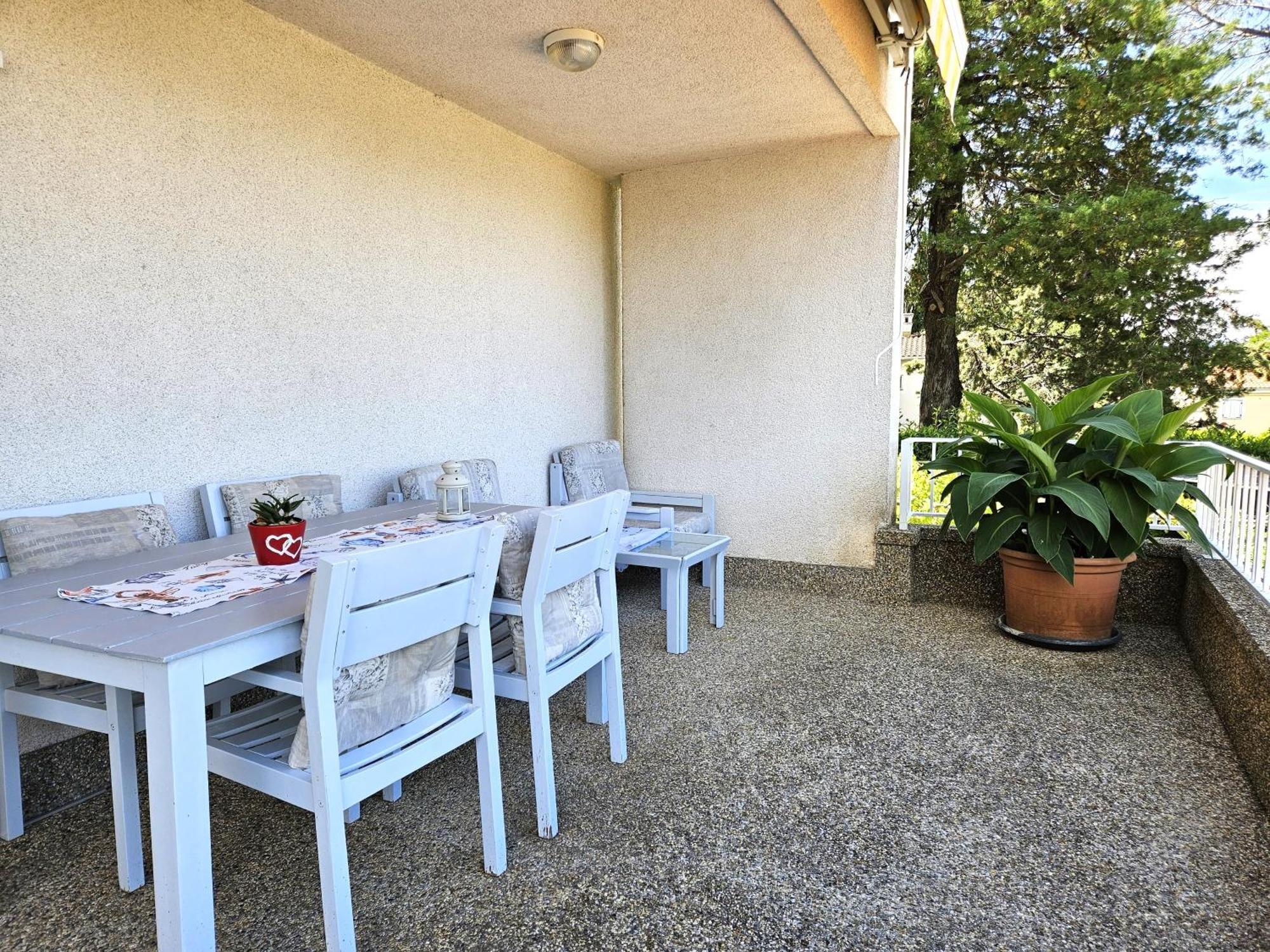 Apartment Mirko Malinska Exterior foto