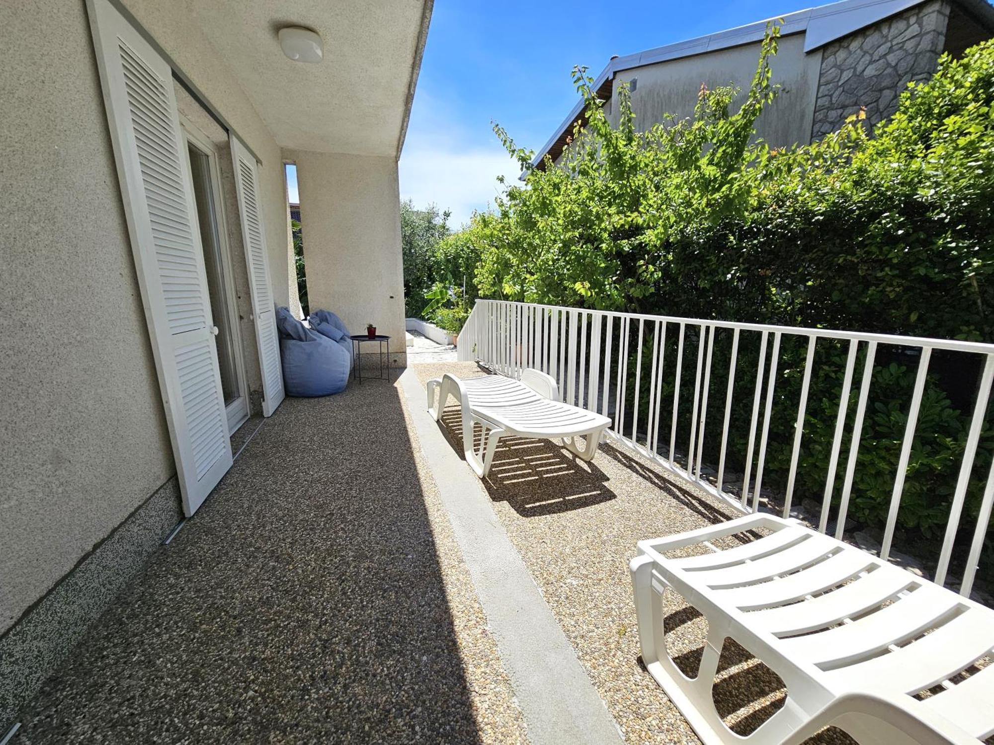 Apartment Mirko Malinska Exterior foto